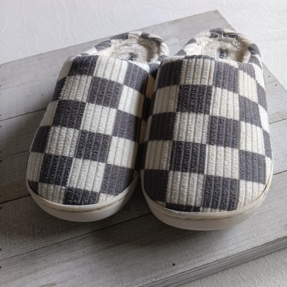 Aeropostale Soft Cushioned Checker Slip On Slippers Size XL 4/6 Loungewear Cozy